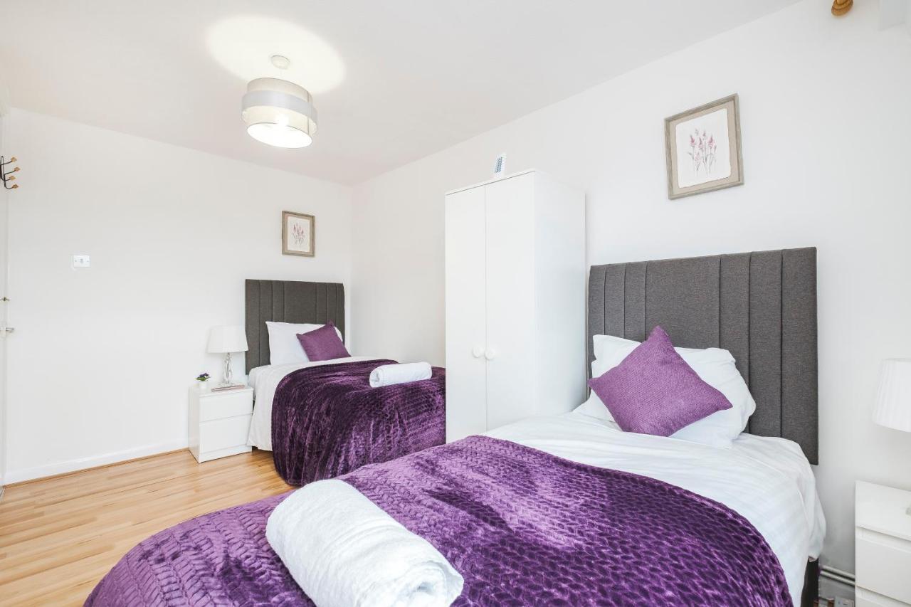 Spacious 3 Bed 1 Bath Hse W Guest Toilet W Parking Near Excel - E16 Londres Extérieur photo