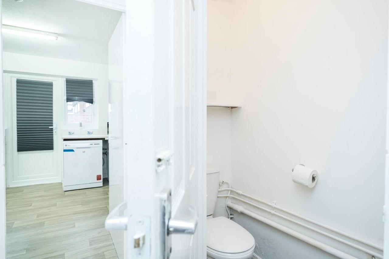 Spacious 3 Bed 1 Bath Hse W Guest Toilet W Parking Near Excel - E16 Londres Extérieur photo
