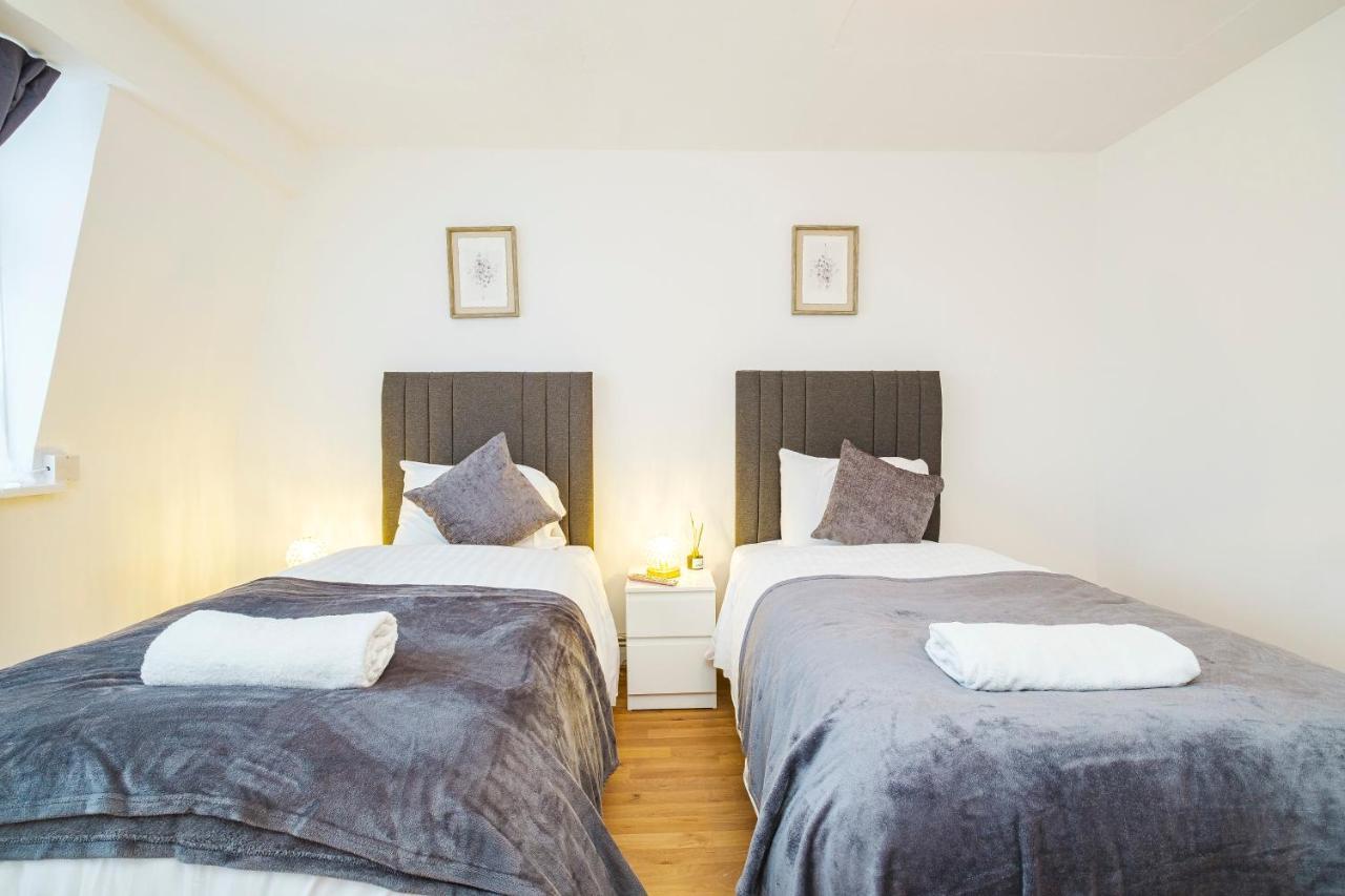 Spacious 3 Bed 1 Bath Hse W Guest Toilet W Parking Near Excel - E16 Londres Extérieur photo
