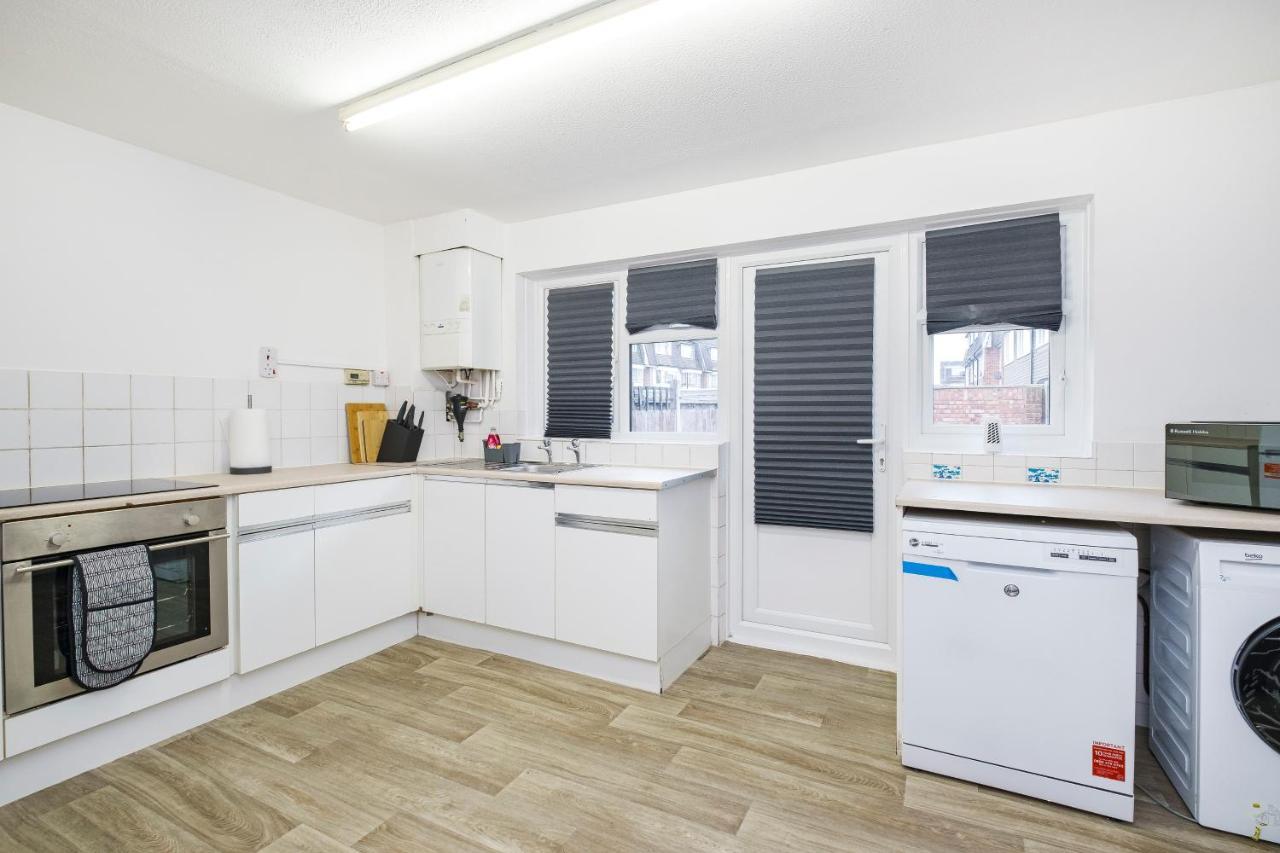 Spacious 3 Bed 1 Bath Hse W Guest Toilet W Parking Near Excel - E16 Londres Extérieur photo